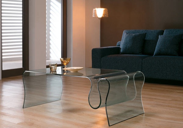 Mesa de cristal onda. Válida para cualquier estancia de la casa con tema decorativo.