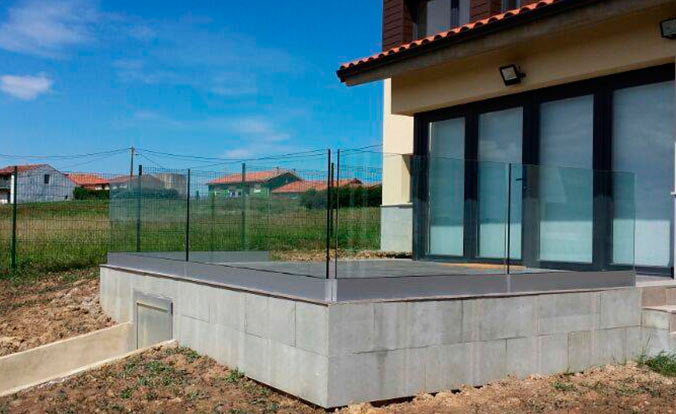 Barandillas de Vidrio con Perfil Continuo 100cm